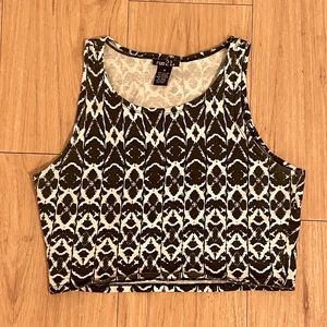 Junior girls rue 21 size M cropped tank